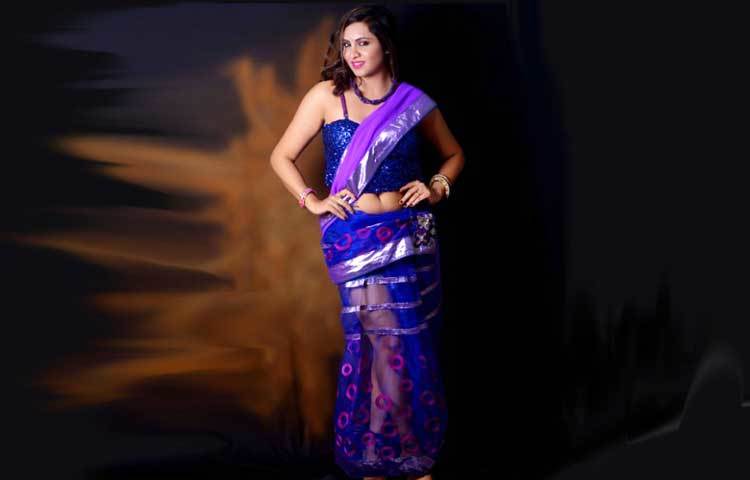 আরশি খানের এমন বক্তব্যে বিব্রত হয়েছেন পাকিস্তান ক্রিকেট অধিনায়ক শাহিদ আফ্রিদি।