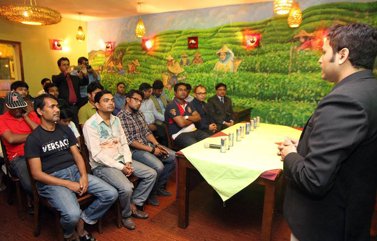 মঙ্গলবার (১৬ ফেব্রুয়ারি) সন্ধ্যায় রাজধানীর একটি অভিজাত হোটেলে বিজয়ীদের হাতে পুরস্কার তুলে দেন এগ্রিকালচারাল মার্কেটিং কোম্পানি লিমিটেডের চিফ অপারেটিং অফিসার এসকে ওয়ারেসুল হাবিব। এসময় উপস্থিত ছিলেন এগ্রিকালচারাল মার্কেটিং কোম্পানি লিমিটেডের হেড অব মার্কেটিং অরুণাংশু ঘোষ, প্রাণ আরএফএল গ্রুপের হেড অব ডিজিটাল মার্কেটিং আজিম হোসেন, জাগো নিউজের সহকারী বার্তা সম্পাদক আরিফুল ইসলাম আরমান।