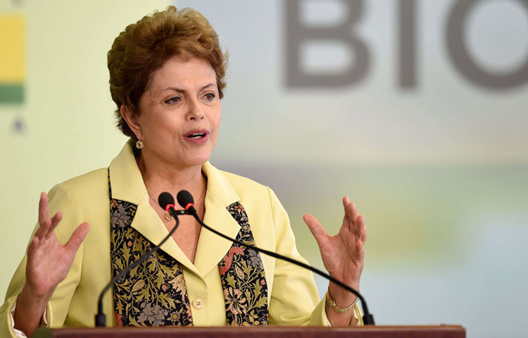 দিলমা রুসেফ :&nbsp; ব্রাজিলের বর্তমান প্রেসিডেন্ট দিলমা রুসেফ তার যোগ্য নেতৃত্বের জন্য ব্যাপক প্রশংসিত। উচ্চ মধ্যবিত্ত পরিবারে জন্ম নিয়ে সমাজতান্ত্রিক দলে যোগ দেন এবং মার্কসবাদী শহরে গেরিলা গ্রুপের সদস্য হন। সামরিক এক নায়কতন্ত্রের বিরুদ্ধে আন্দোলন করে ১৯৭০-৭২ জেল খাটার পর দল গঠন করেন। 