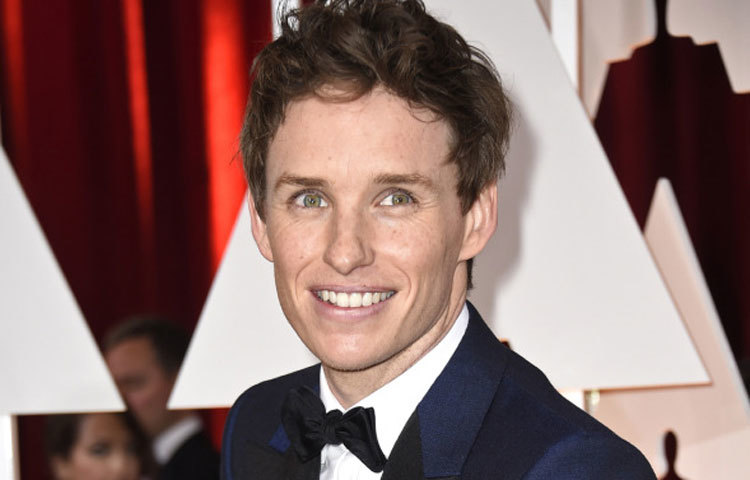 ইদি রেডমাইনি অস্কার জিতেছেন &lsquo;ড্যানিস গার্ল&rsquo; ছবিতে অভিনয়ের জন্য।