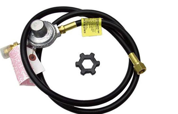 গ্যাস পাইপ: গ্যাস রেগুলেটর, পাইপ চেক করুন নিয়মিত। অনেক সময় সামান্য লিক থেকে গ্যাস নষ্ট হয়। রান্না হয়ে গেলে অবশ্যই সিলিন্ডারের রেগুলেটর বন্ধ করে রাখুন।