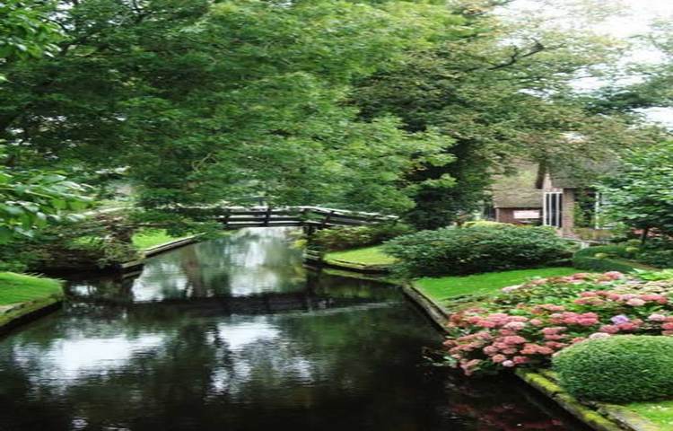 চীনা পর্যটকদের কাছে গেদুর্ন গ্রাম বেশ জনপ্রিয়। প্রতিবছর দুই লক্ষ চীনা পর্যটক এ গ্রামে ঘুরতে আসেন ।