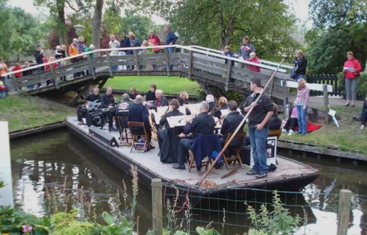 গেদুর্ন গ্রামে মনোরম পরিবেশ ছাড়াও বেশ কিছু মিউজিয়াম রয়েছে। এইসব মিউজিয়ামে গেদুর্ন গ্রামের ১০০ বছরের ইতিহাস বিষয়ক বিভিন্ন তথ্য রয়েছে।