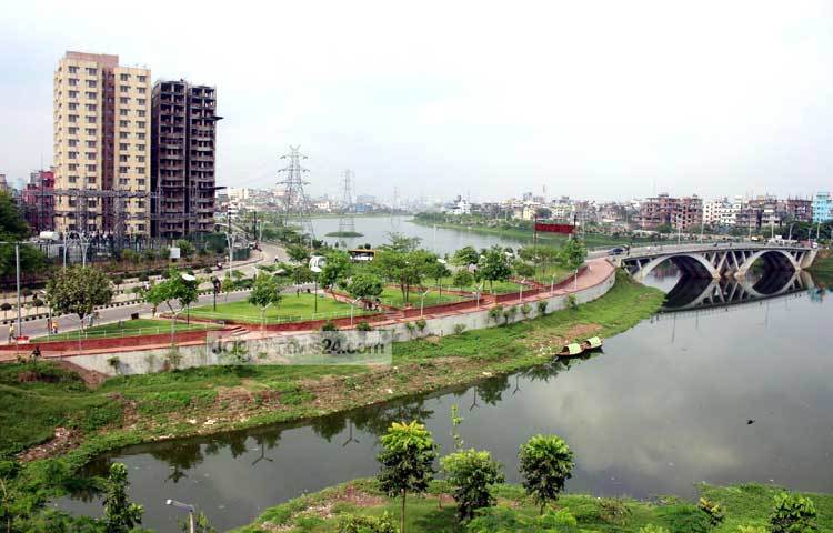 হাতিরঝিলে সবুজের হাতছানি। ছবি : বিপ্লব দিক্ষিৎ।