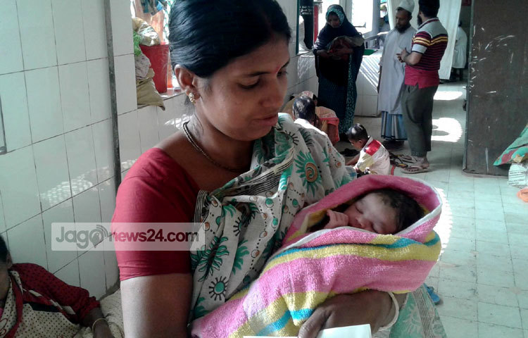 আজ (২৯ ফেব্রুয়ারি) &lsquo;লিপইয়ার ডে&rsquo;তে ঢাকা মেডিকেল কলেজ হাসপাতালে জন্ম নিয়েছে বেশ কয়েকটি &lsquo;লিপইয়ার শিশু&rsquo;।