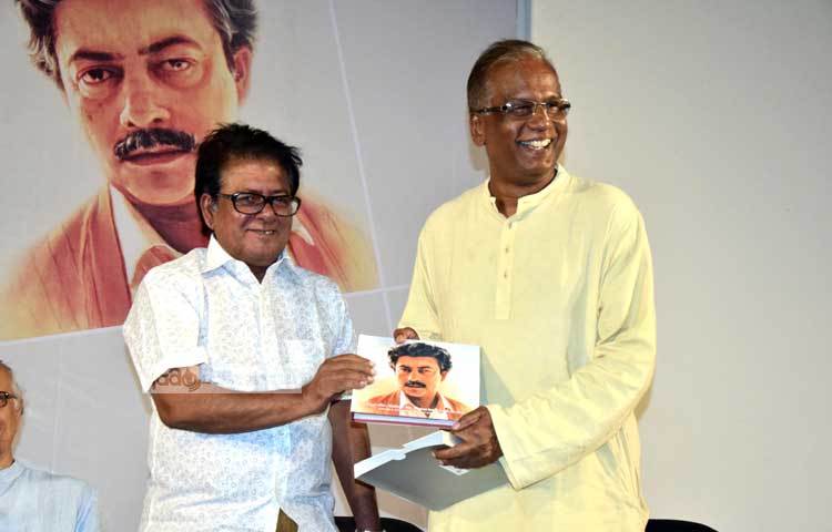 স্বাধীনতার পর বাংলাদেশের সাংস্কৃতিক আন্দোলনে যে ক&rsquo;জন মানুষ নেতৃত্ব দিয়ে চলেছেন মামুনুর রশীদ তাদের অন্যতম। ছবি : মাহবুব আলম।