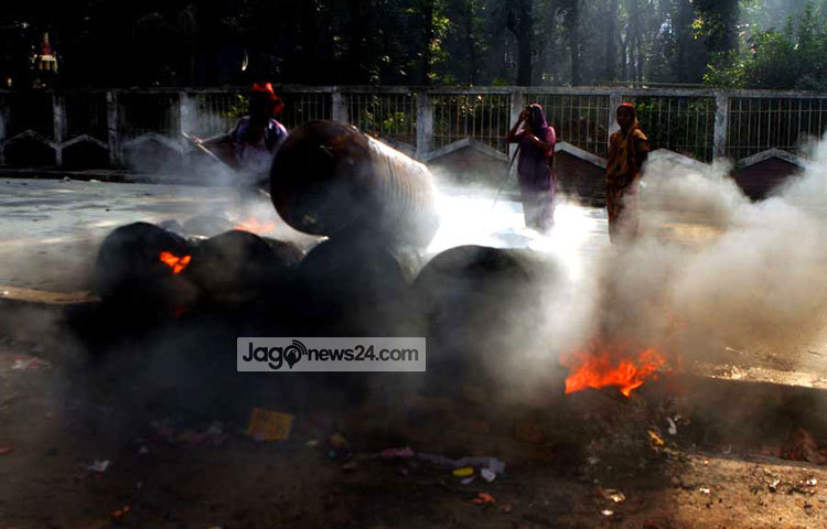 এসব শ্রমিকরা তাদের শ্রমের ন্যায্য অধিকার পাবেন এটাই হোক এবারের মে দিবসের অঙ্গীকার। ছবি : বিপ্লব দিক্ষিৎ।