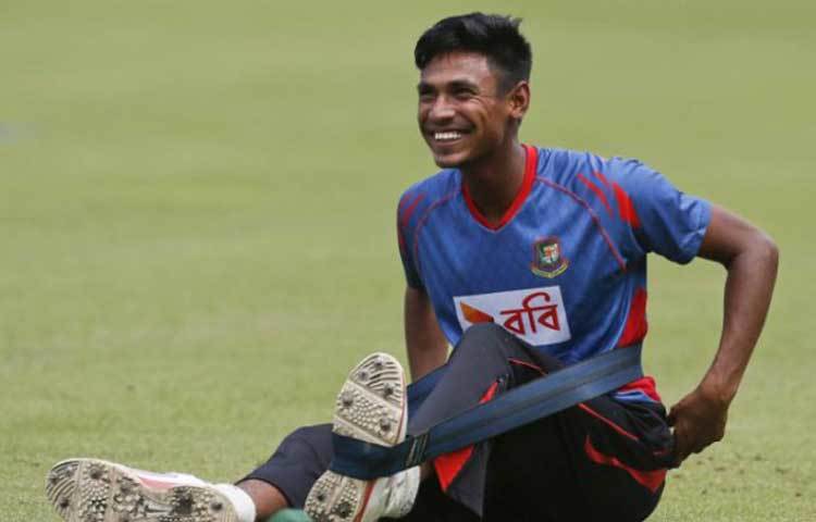 মুস্তাফিজের বাবাও ক্রিকেট খুব পছন্দ করেন। মুস্তাফিজ ছয় ভাইয়ের মধ্যে সবচেয়ে ছোট।