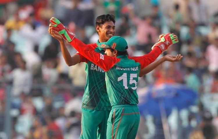 মুস্তাফিজের সেরা অস্ত্র স্লোয়ার অফ কাটার প্রথম অনূর্ধ্ব ১৯ এর ট্রেনিং ক্যাম্পে ব্যবহার করেন।