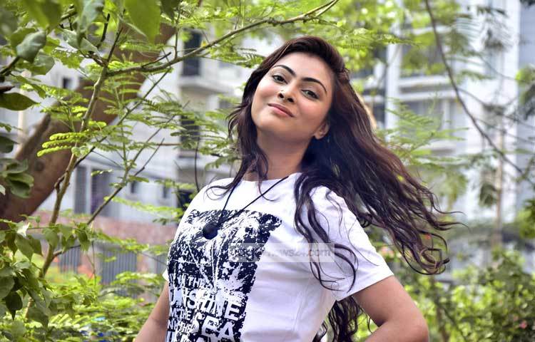 নাবিলার শৈশব-কৈশোর কেটেছে সবুজ প্রকৃতি আর পাহাড় ঘেরা বন্দর নগরী চট্টগ্রামে। ছবি : মাহবুব আলম।