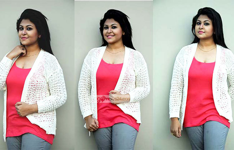 শোবিজ অঙ্গনে কাজ করার জন্য নাফিসা তার পরিবারের সবার কাছ থেকে প্রতিনিয়ত উৎসাহ ও সহযোগিতা পাচ্ছেন। ছবি : মাহবুব আলম।