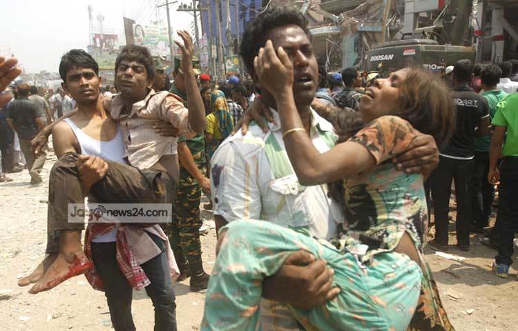&nbsp;সেদিনের হতাহত শ্রমিকের আত্মচিৎকারে ভারী হয়েছিলো সাভারের আকাশ বাতাস। ফাইলফটো (ছবি : বিপ্লব দিক্ষিৎ)।