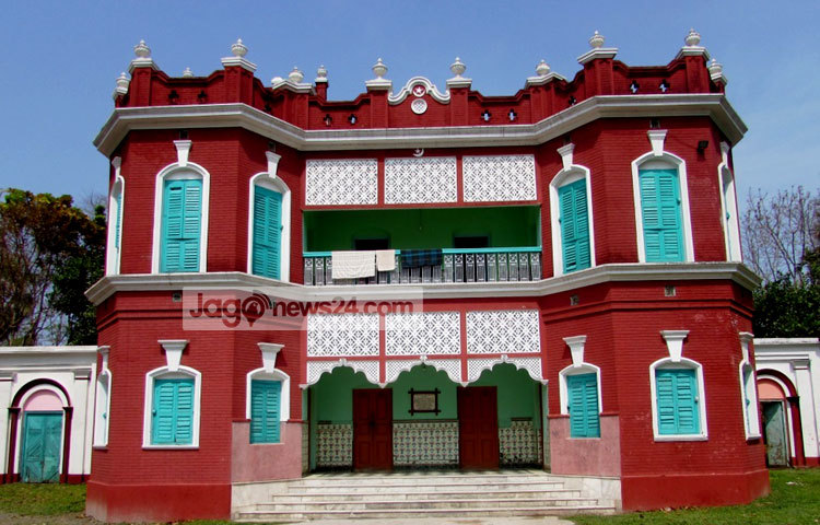 শরীয়তপুর জেলার ভেদরগঞ্জ উপজেলার ছয়গাঁও ইউনিয়নের ছয়গাঁও বাংলা বাজার গ্রামে অবস্থিত এই জমিদার বাড়ি। ছবি : মোঃ ছগির হোসেন