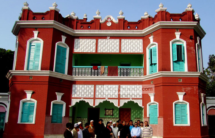 শরীয়তপুর জেলার ভেদরগঞ্জ উপজেলার ছয়গাঁও ইউনিয়নের ছয়গাঁও বাংলা বাজার গ্রামে অবস্থিত এই জমিদার বাড়ি। ছবি : মো. ছগির হোসেন