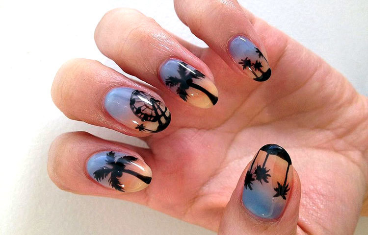 সমুদ্র সৈকতের দৃশ্য।