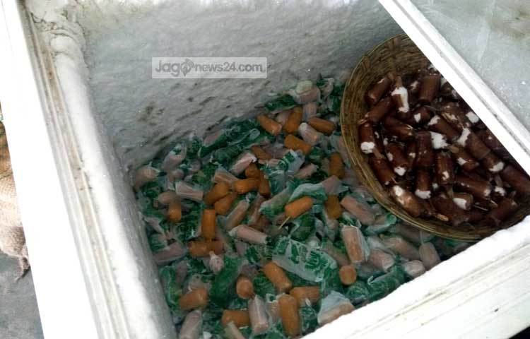 কম দামে বিক্রি হওয়া নিম্নমানের ও ভেজাল মিশ্রিত এসব আইসক্রিম স্কুল-কলেজের শিক্ষার্থীসহ নানা শ্রেণির মানুষ কিনে খাচ্ছে। ছবি : রবিউল এহসান রিপন।