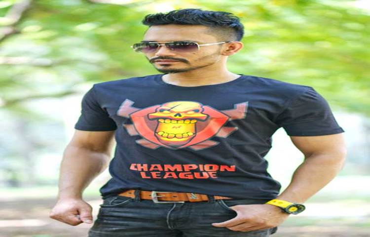 ফ্রিডম-এর টি-শার্ট আজিজ সুপার মার্কেটসহ ঢাকার মিরপুরের ২টি, সিলেট এবং গাজীপুর কোনাবাড়ির আউটলেটে পাওয়া যাচ্ছে।