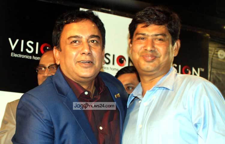 সেই সঙ্গে জাহিদ হাসান ভিশন-এর বিজ্ঞাপন ও নানা রকম প্রচারণায় অংশ নেবেন। ছবি : বিপ্লব দিক্ষিৎ।