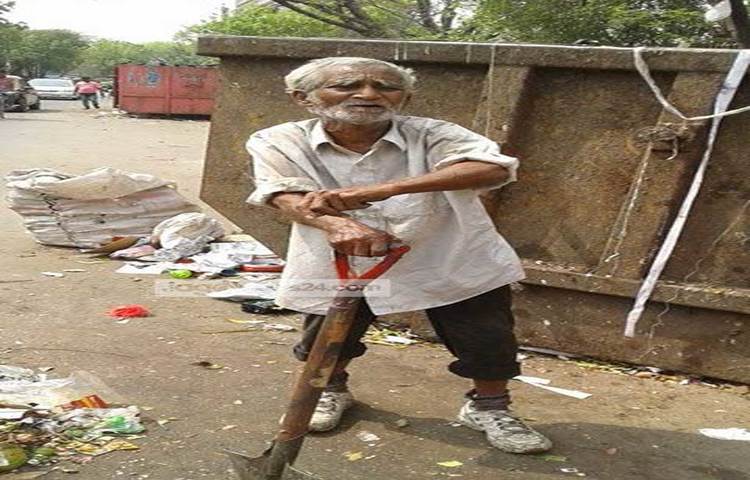 সেগুনবাগিচা এলাকার বাসিন্দারা তাকে &lsquo;টপের বুড়া&rsquo; নামেই বেশি চেনেন।