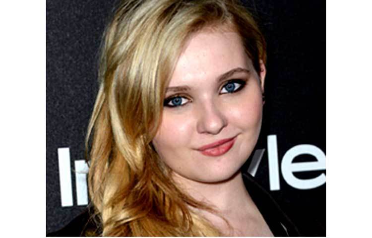 অ্যাবিগেল ব্রেসলিন : এই খুদে ধনী মেল গিবসনের সঙ্গে &lsquo;সাইন্স&rsquo; ছবিতে অভিনয় করেছে। হলিউডের অনেক অভিনেত্রীর চেয়ে অ্যাবিগেল বেশ জনপ্রিয়। অ্যাবিগেল &lsquo;লিটল মিস সানশাইন&rsquo; ফিল্মে অভিনয়ের জন্য অ্যাকাডেমি অ্যাওয়ার্ডের নমিনেশান পায়। তার বার্ষিক আয়ের পরিমাণ এক কোটি ২০ লক্ষ মার্কিন ডলার।