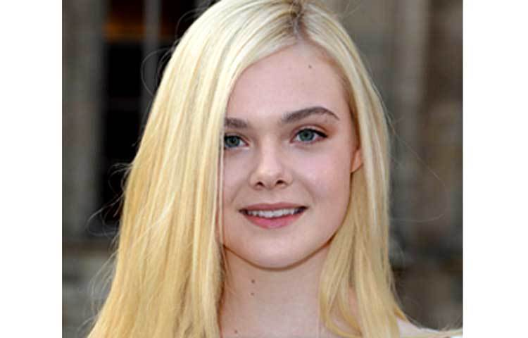 এলি ফ্যানিং : খুদে এই ধনীর তারকার হলিউডের বিখ্যাত অভিনেত্রী ডাকোটা ফ্যানিংয়ের ছোট বোন। বর্তমানে তার য়স ১৭ বছর। &lsquo;আই অ্যাম স্যাম&rsquo; সিরিয়ালে তিনি অভিনয় করে দর্শকপ্রিয়তা লাভে করেন। এখন তার বার্ষিক আয়ের পরিমাণ ৫০ লক্ষ মার্কিন ডলার।