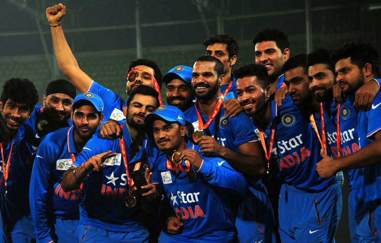 এশিয়া কাপ জয়ের পরে ধোনী শিবিরে বাঁধভাঙ্গা আনন্দ।