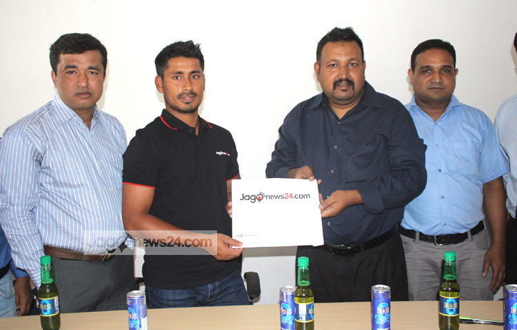 আজ (মঙ্গলবার) থেকে ভারতে শুরু হচ্ছে টি-টোয়েন্টি বিশ্বকাপের ষষ্ঠ আসর। এবারের বিশ্বকাপের প্রতিটি ম্যাচের প্রাক-বিশ্লেষণ, ফলাফল ও নানা বিশ্লেষণ নিয়ে জাগোনিউজের সঙ্গে থাকছেন বাংলাদেশ ক্রিকেটের অন্যতম সেরা তারকা মোহাম্মদ আশরাফুল। ছবি : বিপ্লব দিক্ষিৎ