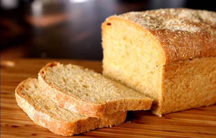 পাউরুটির : পাউরুটির নিজস্ব আর্দ্রতা রয়েছে। ফ্রিজে রাখলে পাউরুটি আর্দ্রতা হারাতে শুরু করে। এর ফলে শক্ত হয়ে যায়।