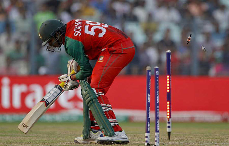 পাকিস্তানের কাছে ৫৫ রানের পরাজয় দিয়েই টি-টোয়েন্টি বিশ্বকাপের মূল পর্ব শুরু করলো বাংলাদেশ।