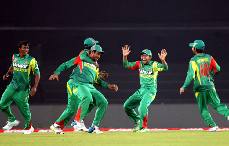 ১৮ মার্চ ২০১৪ : চট্টগ্রামে নেপালকে ৮ উইকেটে হারিয়ে দেয় বাংলাদেশ। আল আমিন হোসেন সেই ম্যাচে জোড়া উইকেট নিয়েছিলেন।