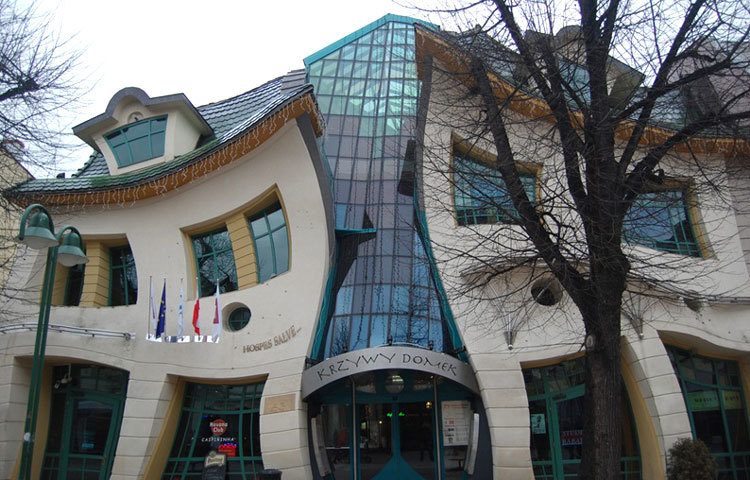 কোরোড হাউজ : বিস্ময়কর এই দালানটি পোল্যান্ডে অবস্থিত।