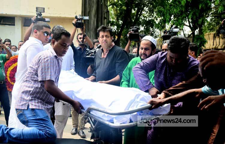 &nbsp;শেষ শ্রদ্ধা জানানোর জন্য দিতির মরদেহ এফডিসিতে নিয়ে আসা হয়েছে। ছবি : মাহবুব আলম।