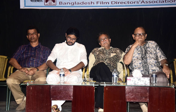 বিনম্র ভালোবাসায় চিত্রনায়িকা দিতি ও নির্মাতা খালিদ মাহমুদ মিঠুকে স্মরণ। ছবি : মাহবুব আলম।