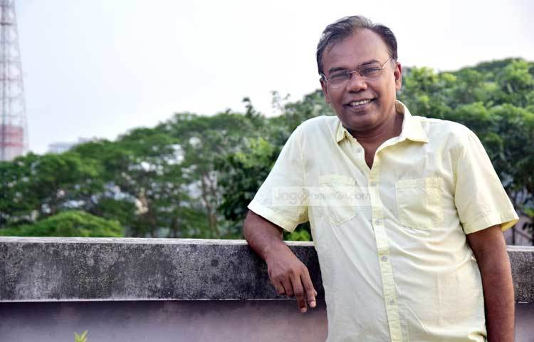 শুধু অভিনয় গুণে নয়, ফজলুর রহমান বাবু তার দরাজ কণ্ঠের জন্যও খ্যাতি লাভ করেছেন। ছবি : মাহবুব আলম।