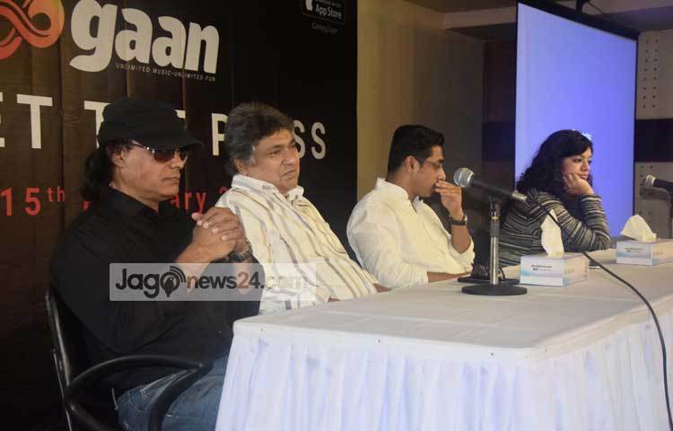 সোমবার (১৫ ফেব্রুয়ারি) রাজধানীর ডেইলি স্টার সেন্টারে আয়োজিত সংবাদ সম্মেলনের মাধ্যমে &lsquo;গান অন ডিমান্ড&rsquo;র অ্যাপ্লিকেশনস &lsquo;গান অ্যাপ&rsquo;র আনুষ্ঠানিক যাত্রা শুরু হয়। এ অ্যাপের মাধ্যমে মুহূর্তেই পছন্দের নানা ধরনের বাংলা গান শোনা যাবে। ছবি : মাহবুব আলম