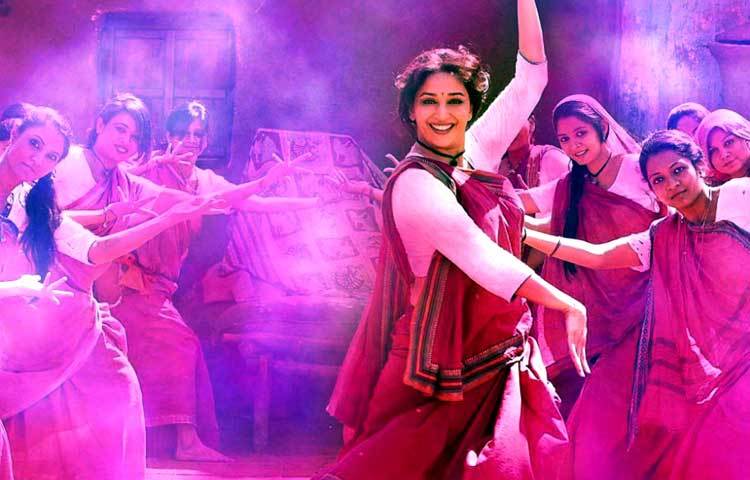 &lsquo;গুলাব গ্যাং&rsquo; চলচ্চিত্রটি মুক্তির পরপরই হোলি খেলার এ দৃশ্যটি বেশ জনপ্রিয়তা লাভ করেছিলো।