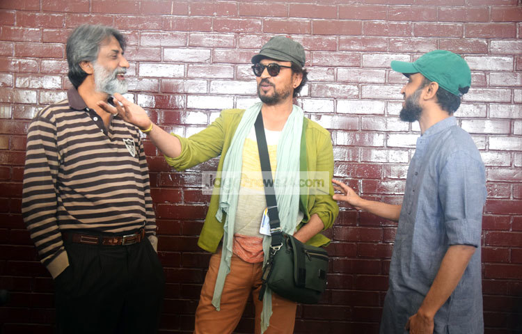 সকাল ৮টার জেড এয়ারওয়েজের বিমানে মুম্বাই থেকে ঢাকার উদ্দেশ্যে রওয়ানা হন ইরফান খান। ছবি : মাহবুব আলম।