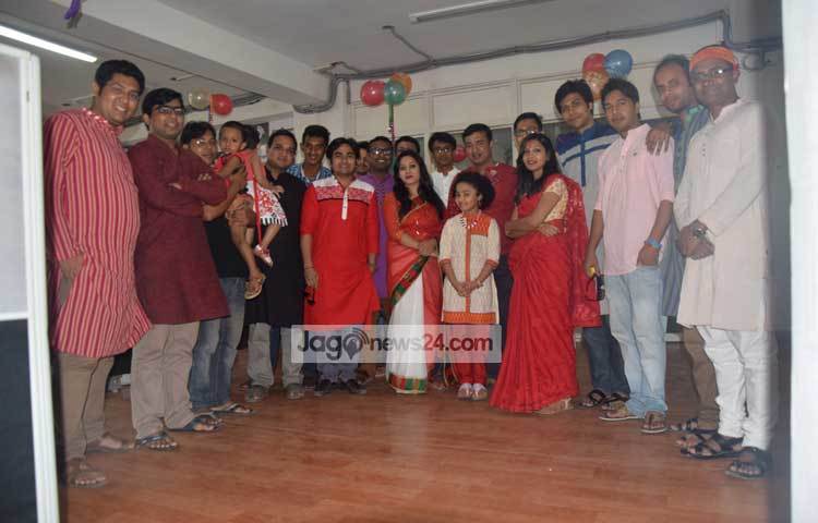 সবাই এসেছিলেন বৈশাখী সাজে। ছবি : মাহবুব আলম।