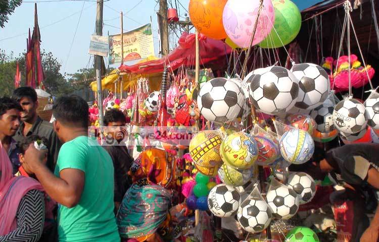 জামালপুরে প্রায় দুইশত বছর আগে এই অঞ্চলে বসবাসকারী সনাতনী হিন্দু ধর্মাবলম্বীরা জামাই মেলার প্রচলন করেছিল ।