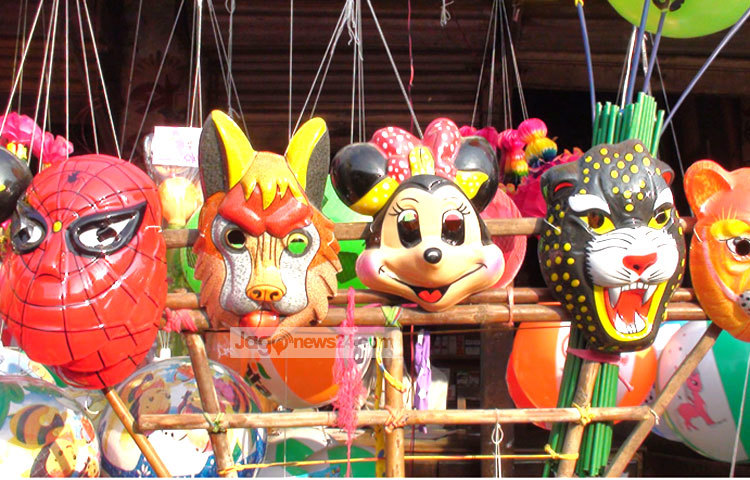 মেলা উপলক্ষে শ্বশুর বাড়ি এসে সব কিছুকে ছাপিয়ে জামাইরা মন ভরে উপভোগ করে শ্বশুর বাড়ির আদর-আপ্যায়ন।