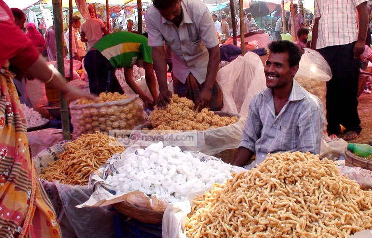 এই সাতটি দিন মেয়ে-জামাইকে নানা উপহার, সালামি দেয়া ছাড়াও সব ধরনের মিষ্টান্ন দিয়ে আপ্যায়ন করা হয়।