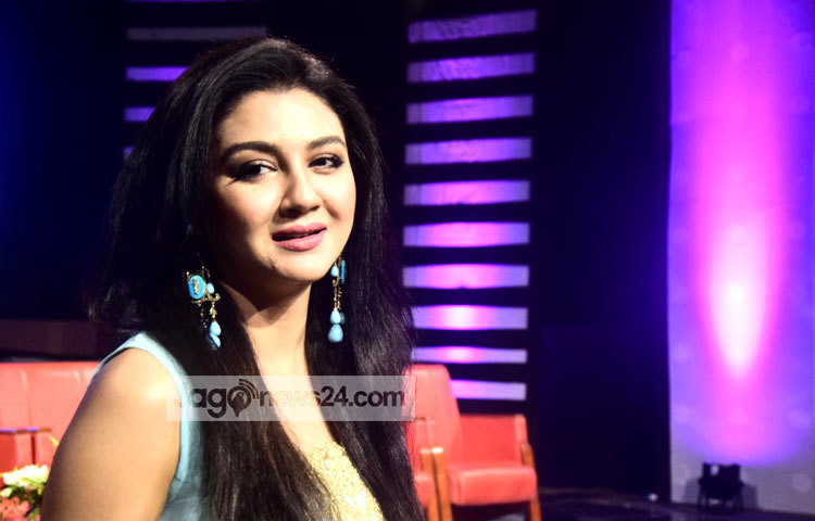 জয়ার সদ্য মুক্তিপ্রাপ্ত ছবি &lsquo;পূর্ণদৈর্ঘ্য প্রেম কাহিনি-২&rsquo; এরই মধ্যে দর্শকদের মাঝে সাড়া ফেলেছে। ছবি : মাহবুব আলম।