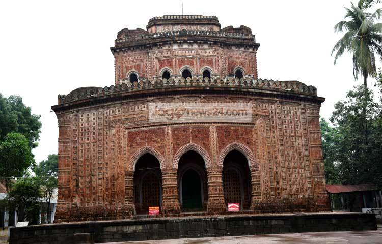 কান্তনগর মন্দির &lsquo;কান্তজীউ মন্দির&rsquo; হিসেবেও পরিচিত। ছবি : মাহবুব আলম।