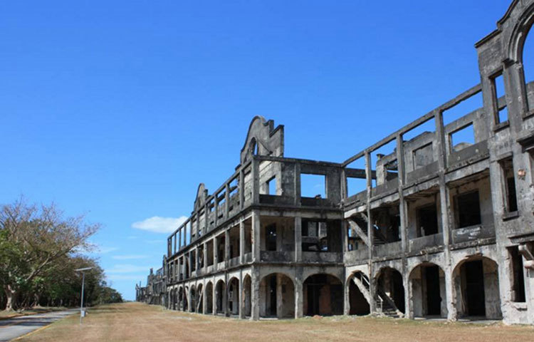 &nbsp;কোরিগিডর আইল্যান্ড : ফিলিপিন্সের ম্যানিলা উপসাগরে এ দ্বীপটি রয়েছে। ১৯৪১ সালে জাপানি সেনারা প্রথমবার এ দ্বীপটি দখলে নেয়। এই দ্বীপে এক সঙ্গে তিন হাজারের বেশি জাপানী সেনা আত্মহত্যা করে। এর আগে মানব সভ্যতায় এক সঙ্গে এতো মানুষ আত্মহত্যা করেনি।