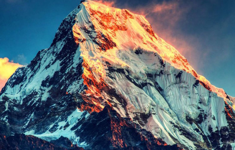 এখন পর্যন্ত ২ হাজার সফল অভিযাত্রী এভারেস্ট জয় করতে পেরেছেন।