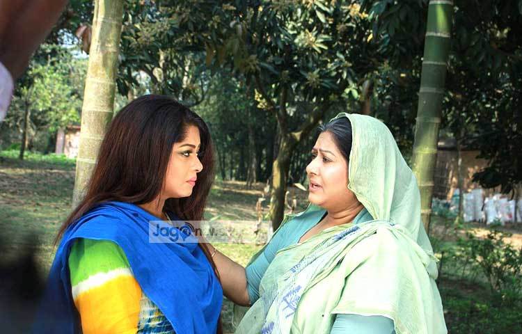 &lsquo;রাত্রীর যাত্রী&rsquo; চলচ্চিত্রের কাহিনি, সংলাপ, চিত্রনাট্য ও পরিচালনা করেছেন হাবিবুল ইসলাম হাবিব। গত ২০ অক্টোবর বিএফডিসিতে এ ছবির শুভ মহরত অনুষ্ঠিত হয়।