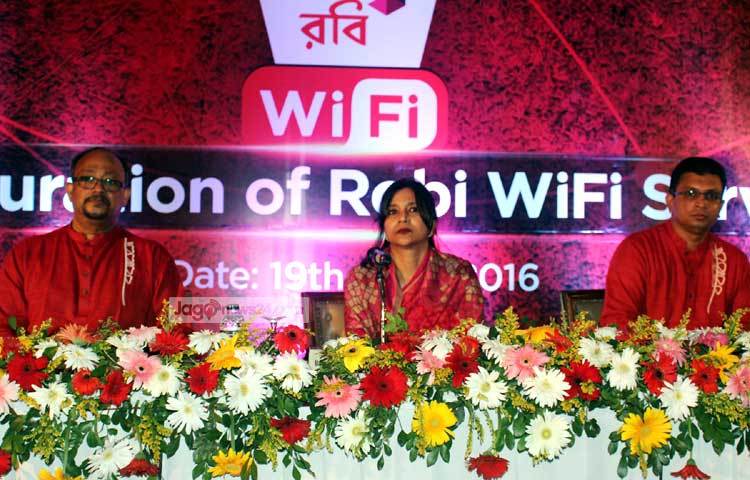 দেশজুড়ে ইন্টারনেট সেবা পৌঁছে দিতে বৃহৎ প্রকল্প হাতে নিয়েছে রবি। এ উপলক্ষে আজ রাজধানীর প্যান প্যাসিফিক সোনারগাঁও হোটেলে সংবাদ সম্মেলনের আয়োজন করে। ছবি : বিপ্লব দিক্ষিৎ।