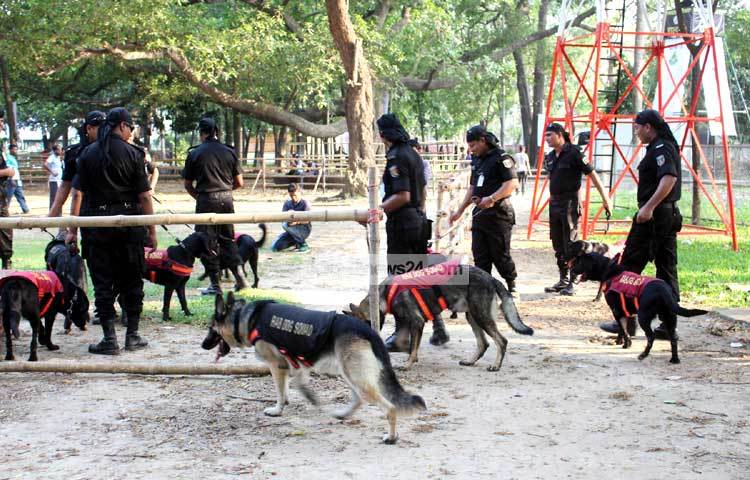 পহেলা বৈশাখ নির্বিঘ্নে পালনে কোনো রকমের ছাড় নয়। ছবি : বিপ্লব দিক্ষিৎ।