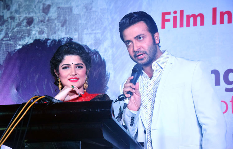 শাকিব খান ও শ্রাবন্তী ছাড়া এতে অভিনয় করছেন বাংলাদেশের অমিত হাসান, সুব্রত, শিবা সানু এবং ভারতের রাহুল দেব, সব্যসাচী, লিলি। ছবি&nbsp; : মাহবুব আলম