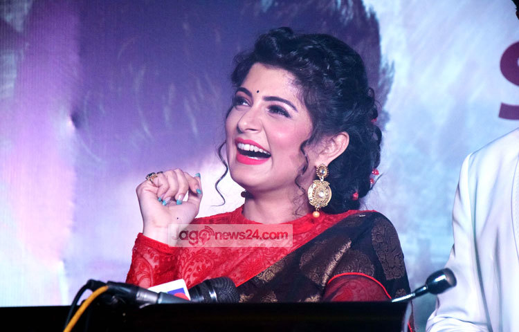 শাকিব খান ও শ্রাবন্তী ছাড়া এতে অভিনয় করছেন বাংলাদেশের অমিত হাসান, সুব্রত, শিবা সানু এবং ভারতের রাহুল দেব, সব্যসাচী, লিলি। ছবি&nbsp; : মাহবুব আলম